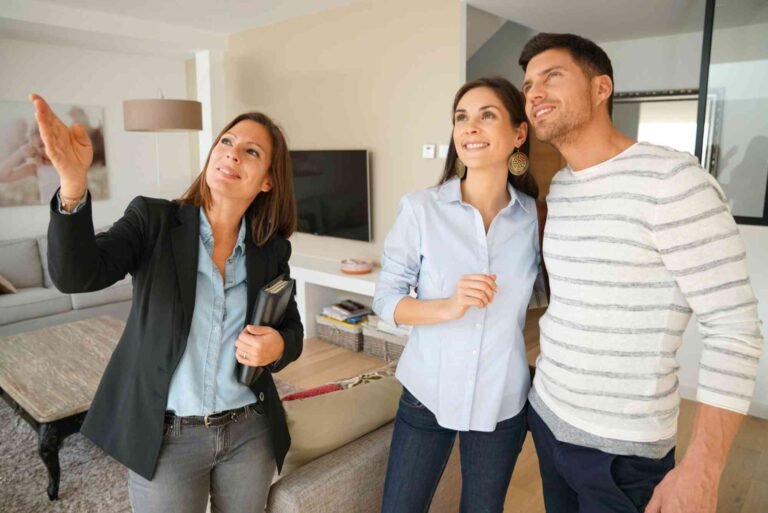 The Role of Real Estate Agents in Selling Property