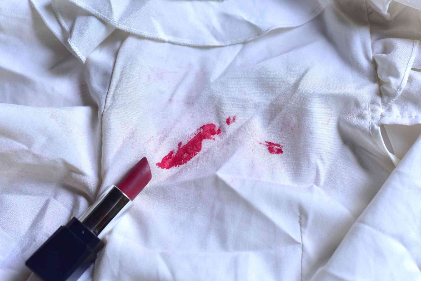 How Do I Get Lipstick Out Of A Shirt — Practical Tips
