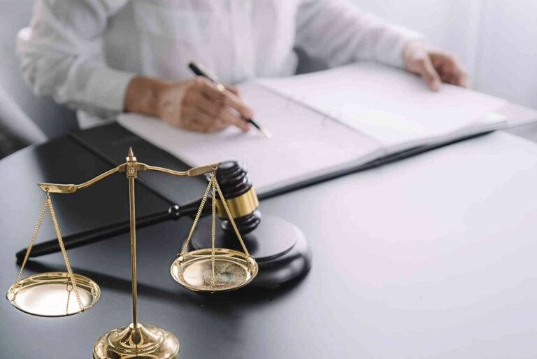 How to How Do Criminal Lawyers In Dubai Stay Updated With New