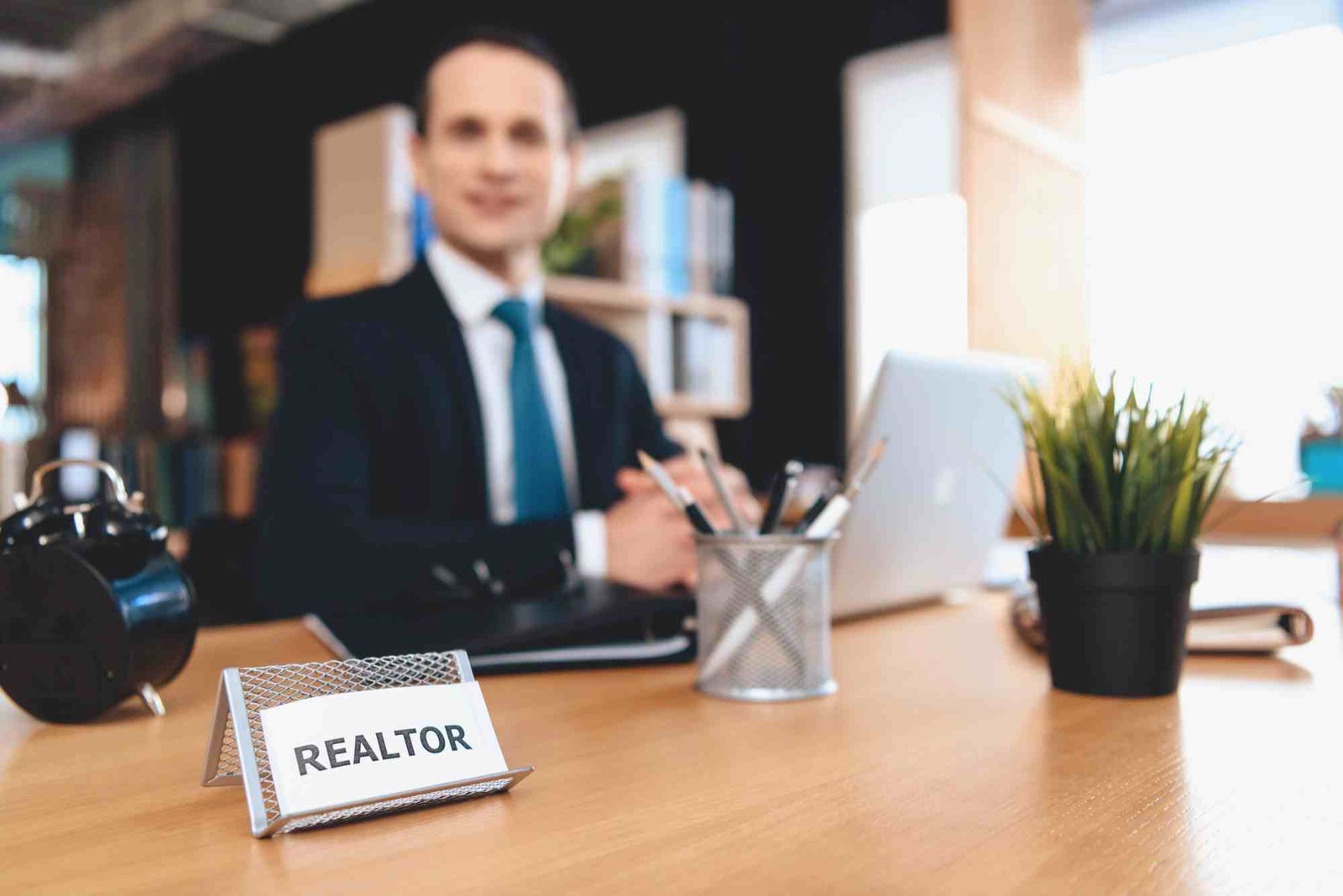 The Role Of Real Estate Agents In Selling Property — Practical Tips